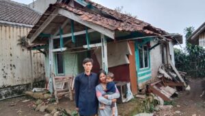 Miris! Pasutri di Sukalarang Sukabumi Tempati Rumah yang Tak Layak Huni