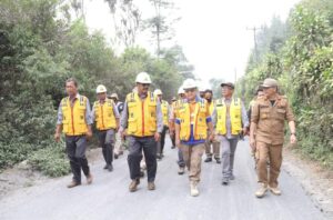 Dinas PU Kabupaten Sukabumi Siagakan Kendaraan Berat
