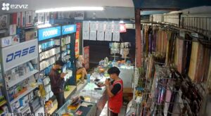 Aksi Maling HP Terekam CCTV di Sukaraja Sukabumi