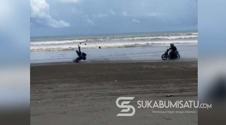 Kaki Korban Patah, Ini Detik-detik Kecelakaan Balap Motor Pasir Pantai di Ujunggenteng