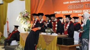Hadiri Wisuda STH Pasundan, Begini Pesan Sekda Ade Soal Penguatan Literasi Hukum