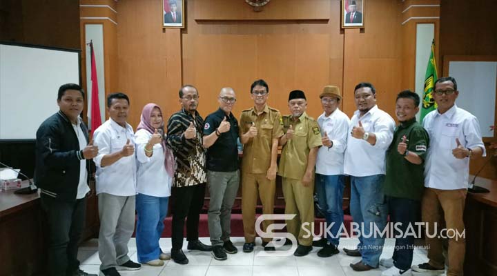 SMSI Sukabumi Raya Bareng DKUKM Bahas Branding Produk UMKM