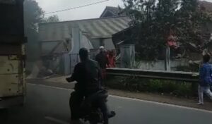 Kecelakaan Beruntun Truk Kontainer di Gekbrong, Satu Orang Meninggal