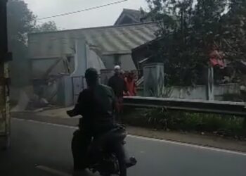 Kecelakaan Beruntun Truk Kontainer di Gekbrong, Satu Orang Meninggal