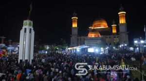 Subhanallah! Ribuan Warga Antusias Ikuti Tabligh Akbar Ustaz Adi Hidayat di Masjid Agung Kota Sukabumi
