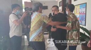 Tangis Histeris Sang Nenek Pecah di Sidang Kasus Paman Cabuli Keponakan di Kota Sukabumi