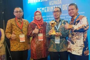 Pemkab Sukabumi Terima Penghargaan UHC Award Tahun 2023 Dari Kemenko PMK
