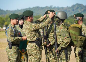 Pangkostrad Pimpim Penutupan Latihan Standarisasi Prajurit Kostrad Cakra XIV di Pantai Palangpang Sukabumi