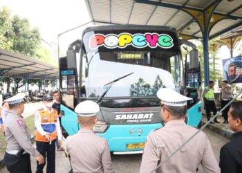 Jelang Ramadhan, Polres Sukabumi Kota Lakukan Ramp Check dan Periksa Kesehatan Awak Bus di Terminal Sukabumi