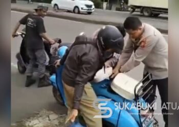 Panutan! Aksi Kapolres Sukabumi AKBP Maruly Pardede Bantu Vespa Mogok di Jalan