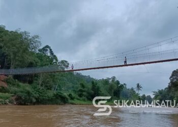 Tak Pakai Rakit Lagi, Ratusan Warga Pabuaran Sukabumi Sumringah Sambut Jembatan Impian