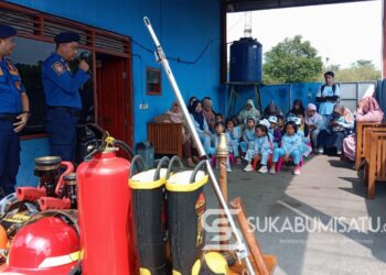 Seru! Puluhan Siswa PAUD Seruling Kunjungi POS DAMKAR VI Sukaraja Sukabumi