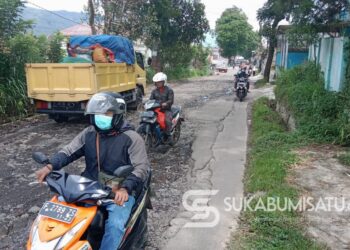 Waspada! Jalan di Kecamatan Sukalarang Sukabumi ini Rusak Parah, Membahayakan Pengendara
