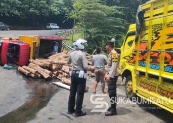 Kata Polisi Soal Truk Angkut Kayu Terguling di Tanjakan Baeud Sukabumi