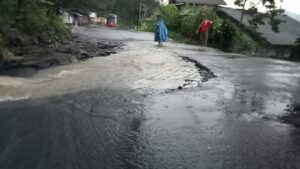 Wadidaw! Baru Sepekan Diperbaiki, Ruas Jalan Nasional Palabuharatu-Sukabumi Rusak Lagi