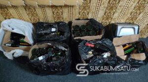 Dijual Sembunyi-sembunyi, Polsek Cisaat Sita Ratusan Botol Miras Berbagai Merek