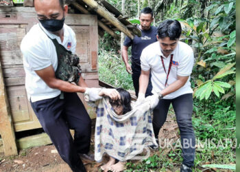 Memilukan! Penderita Gangguan Jiwa di Cikakak Sukabumi Ini Lima Bulan Terkurung di Kandang Besi