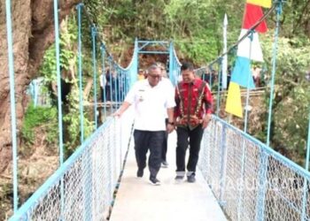 Resmikan Jembatan Gantung di Nyalindung, Bupati Marwan: Ini Bentuk Sinergi Pemda, Desa, dan Perusahaan untuk Pembangunan