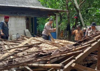 Respon Cepat Aa Dede Kapolres Sukabumi, Rumah Reyot Mak Ocih Dibedah