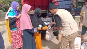 Golden Future Indonesa dan Komunitas Jampang Bergerak Bagikan Ratusan Paket Sembako di Surade