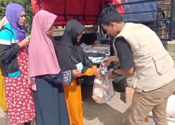 Golden Future Indonesa dan Komunitas Jampang Bergerak Bagikan Ratusan Paket Sembako di Surade