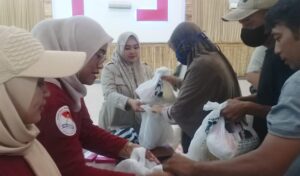 RAI Hergun Bareng Pira Kab Sukabumi Gelar Bazar Murah di Palabuhanratu, Ribuan Paket Minyak Goreng dan Beras Habis Terjual