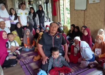 Komunitas Paguris Kembali Salurkan Al-Qur’an dan Iqro di Pelosok Perbatasan Sukabumi