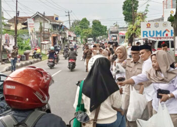 Selama Ramadan, RAI Hergun Bagikan 10 Ribu Paket Takjil Gratis kepada Warga