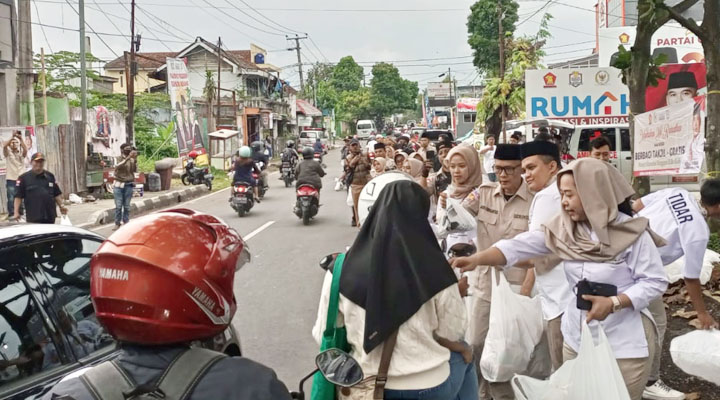 Selama Ramadan, RAI Hergun Bagikan 10 Ribu Paket Takjil Gratis kepada Warga