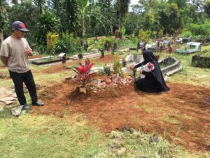 Korban Pembunuhan Dukun Pengganda Uang Dimakamkan di Cibadak Sukabumi