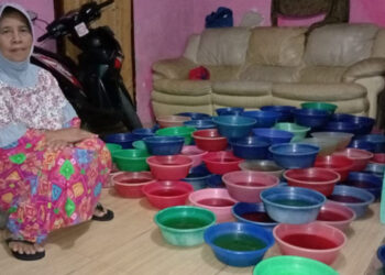 Menengok Usaha Agar-agar Baskom Olahan Pasutri Lansia di Sukaraja Sukabumi