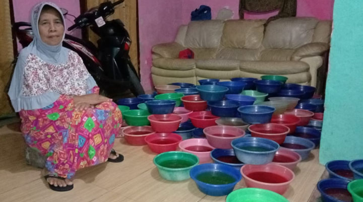 Menengok Usaha Agar-agar Baskom Olahan Pasutri Lansia di Sukaraja Sukabumi