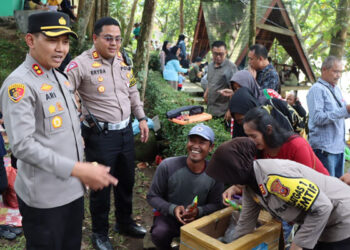 Objek Wisata Cikundul Diserbu Pengunjung, Polisi Bagikan Es krim Gratis
