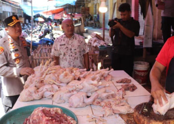 Sidak Pasar Palabuhanratu, Kapolres Sukabumi Pastikan Harga dan Stok Bahan Pokok Jelang Lebaran Aman