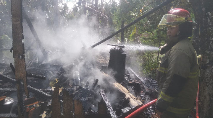 Lupa Matikan Kompor, Rumah Warga di Sagaranten Sukabumi Terbakar