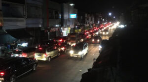 Cerita Pengendara Terjebak Macet Parah di Jalur Sukabumi Utara Hingga Malam Hari