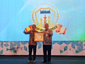 bank bjb Raih Predikat Top BUMD 2023 dari Infobank