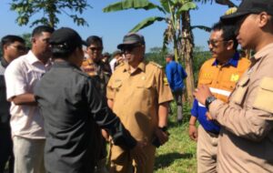 Bareng Babeh Asjap, Bupati Sukabumi Tinjau Lokasi Rencana Pembangunan Jalan Alternatif Pamuruyan-Kebonrandu