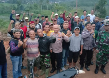 Disaksikan Aparat Setempat, Warga Lengkong Nyatakan Dukungan untuk PT Naga Warna