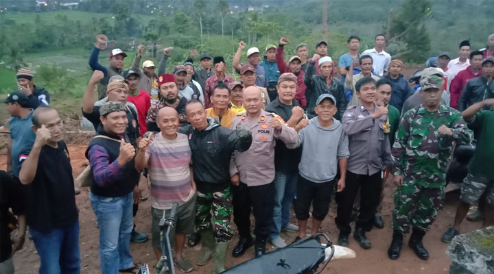 Disaksikan Aparat Setempat, Warga Lengkong Nyatakan Dukungan untuk PT Naga Warna