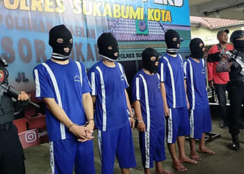 Polisi Tangkap Lima Pengedar Sabu di Sukabumi, Dua Diantaranya Kakak-Adik