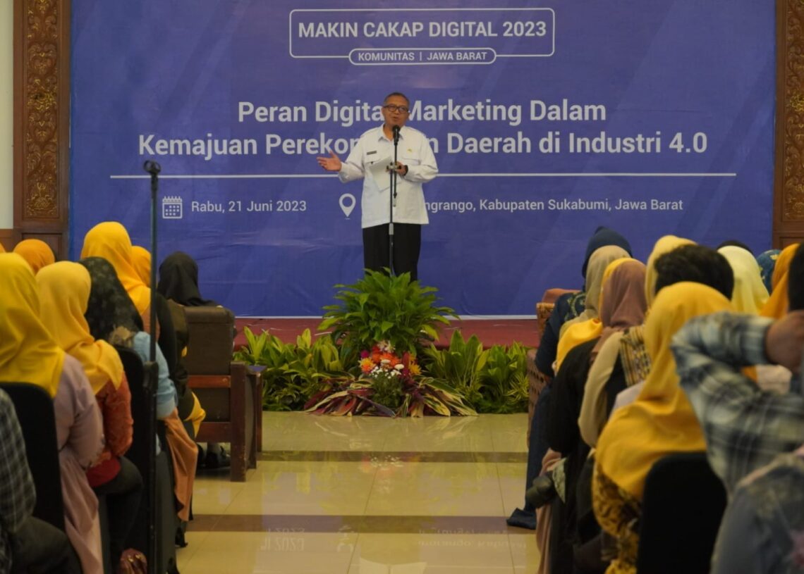 Webinar Literasi Digital, Bupati Marwan Hamami Minta Manfaatkan Peran Digital Untuk Branding Produk Ekonomi Kreatif