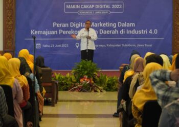 Webinar Literasi Digital, Bupati Marwan Hamami Minta Manfaatkan Peran Digital Untuk Branding Produk Ekonomi Kreatif