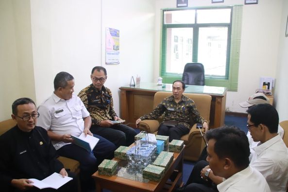 Sekda Ade Suryaman Terima Audiensi PT Saceks Creativision Bahas Produksi Film Promosi Pariwisata