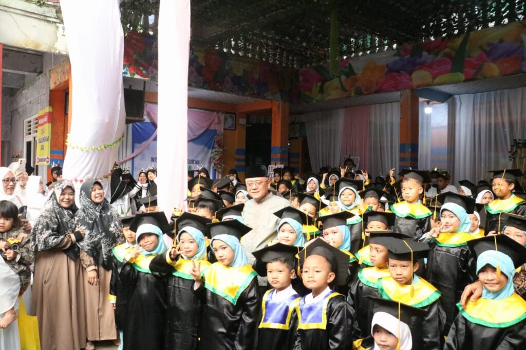 Wisuda Yayasan Pendidikan Al Quran Addawah, Wabup Iyos Somantri: Jadilah Generasi Penerus Yang Hebat