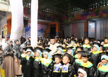 Wisuda Yayasan Pendidikan Al Quran Addawah, Wabup Iyos Somantri: Jadilah Generasi Penerus Yang Hebat
