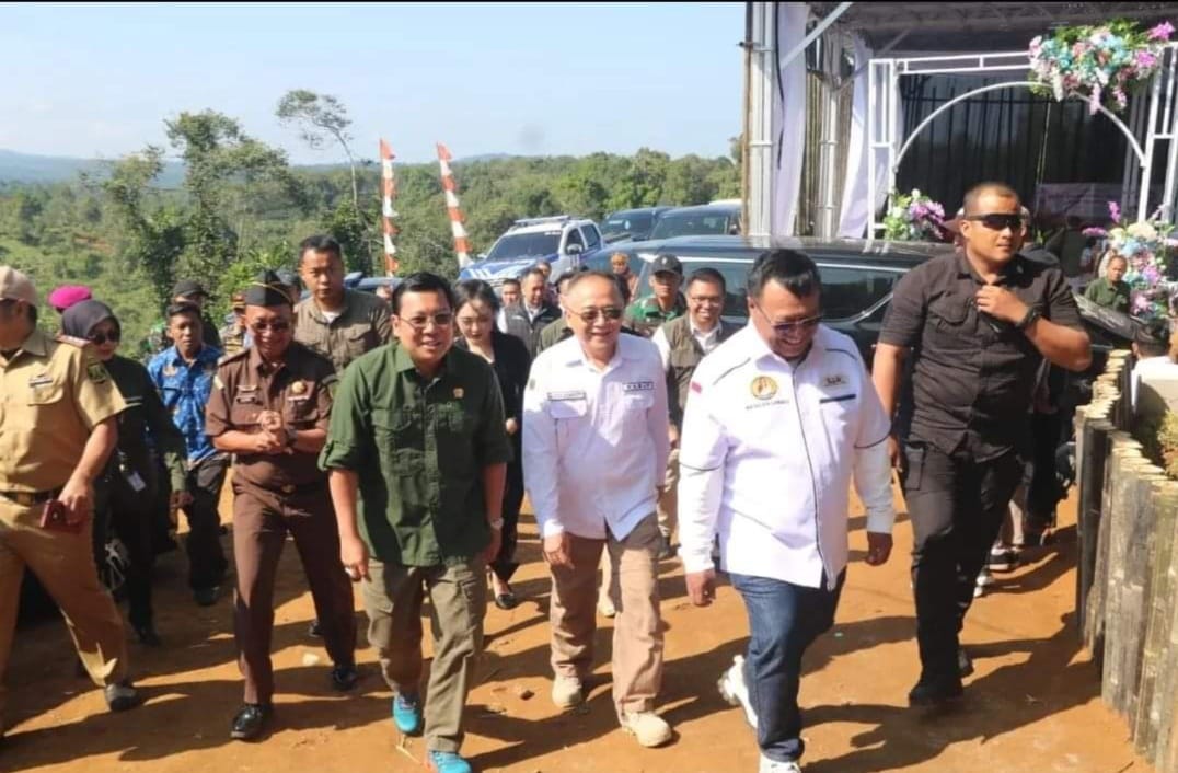 Wabup Iyos Somantri, Hadiri Tanam Perdana Sorgum  Di Desa Kertajaya Simpenan