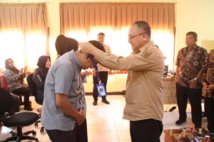 Lepas Enumerator Survey Kesehatan Indonesia, Wabup Iyos Harap Derajat Kesehatan Masyarakat Lebih Baik