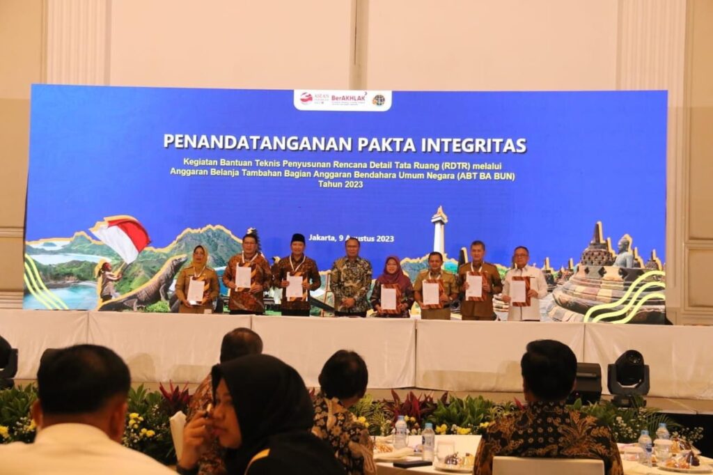 Tandatangani Pakta Integritas Percepatan RDTR, Wabup Iyos: Berdampak Besar Terhadap Investasi di Daerah