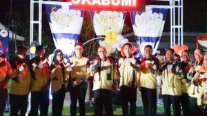 Bupati Marwan Launching Batik HJKS 153 Sekaligus Soft Opening Pasar Rakyat UMKM